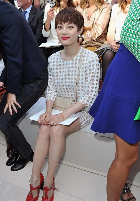 少妇穿洞洞丝袜图片搜索,少妇洞洞丝袜美态尽展