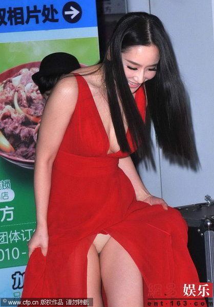 明星短裙裙底风光